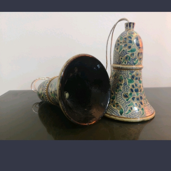 EXQUISITE HANDMADE HAND PAINTED PAPIER MACHE XMAS BELLS FROM KASHMIR - Picture 3 of 3
